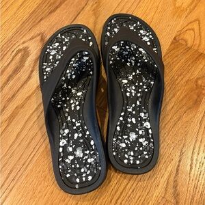 Kohl's Black and White Women's Sandals